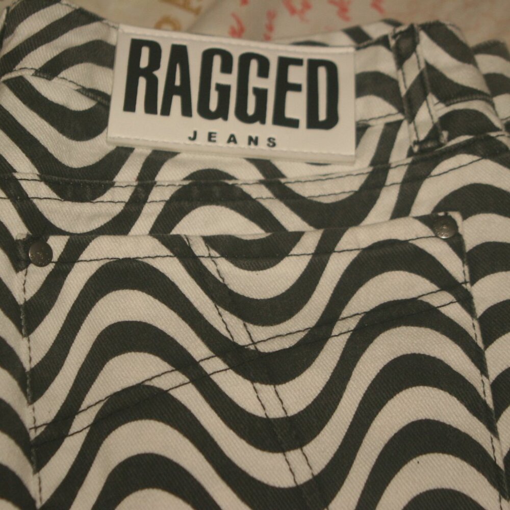 Ragged Jeans Size Large (32) for Sale